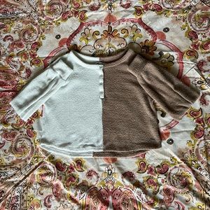 Brown & white Hollister sweater